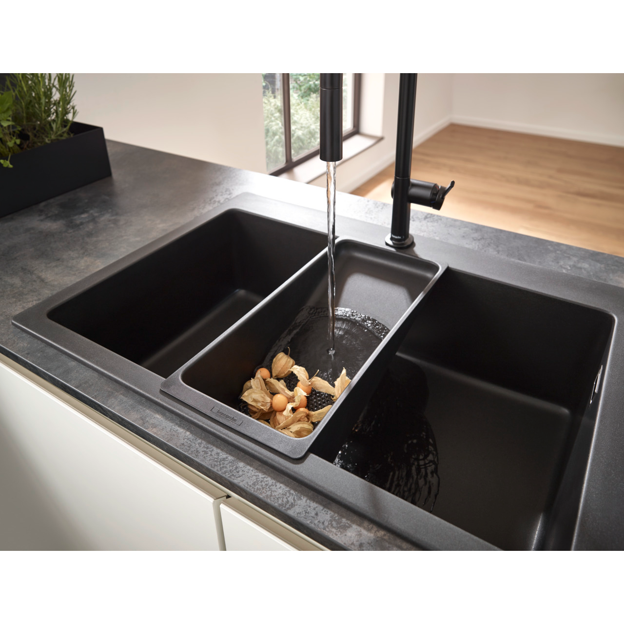 Hansgrohe F14 Багатофункцiональний коландер, для кух. мийки, чорний мат