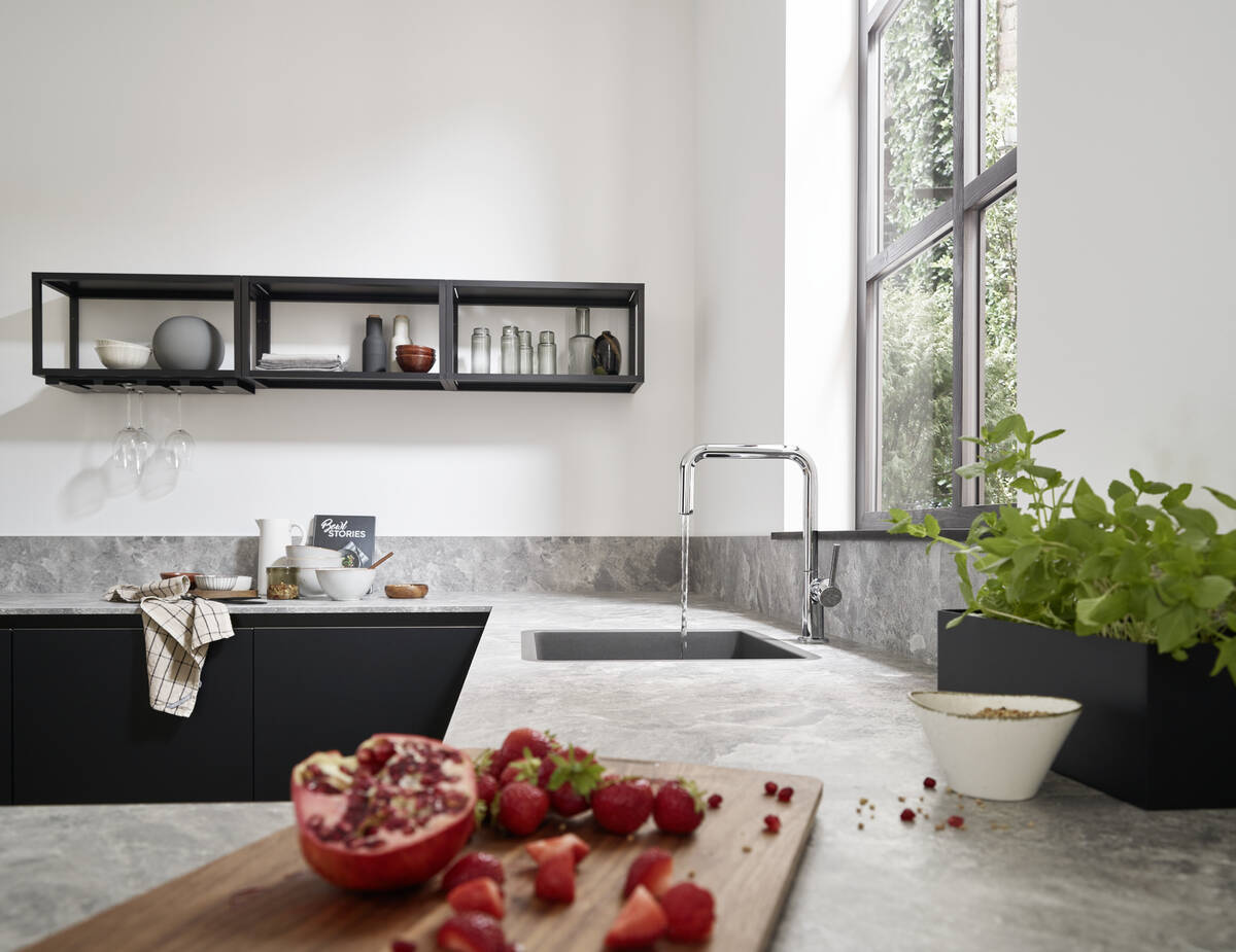 Кухонна мийка кам`яна HANSGROHE 43431170, чорний