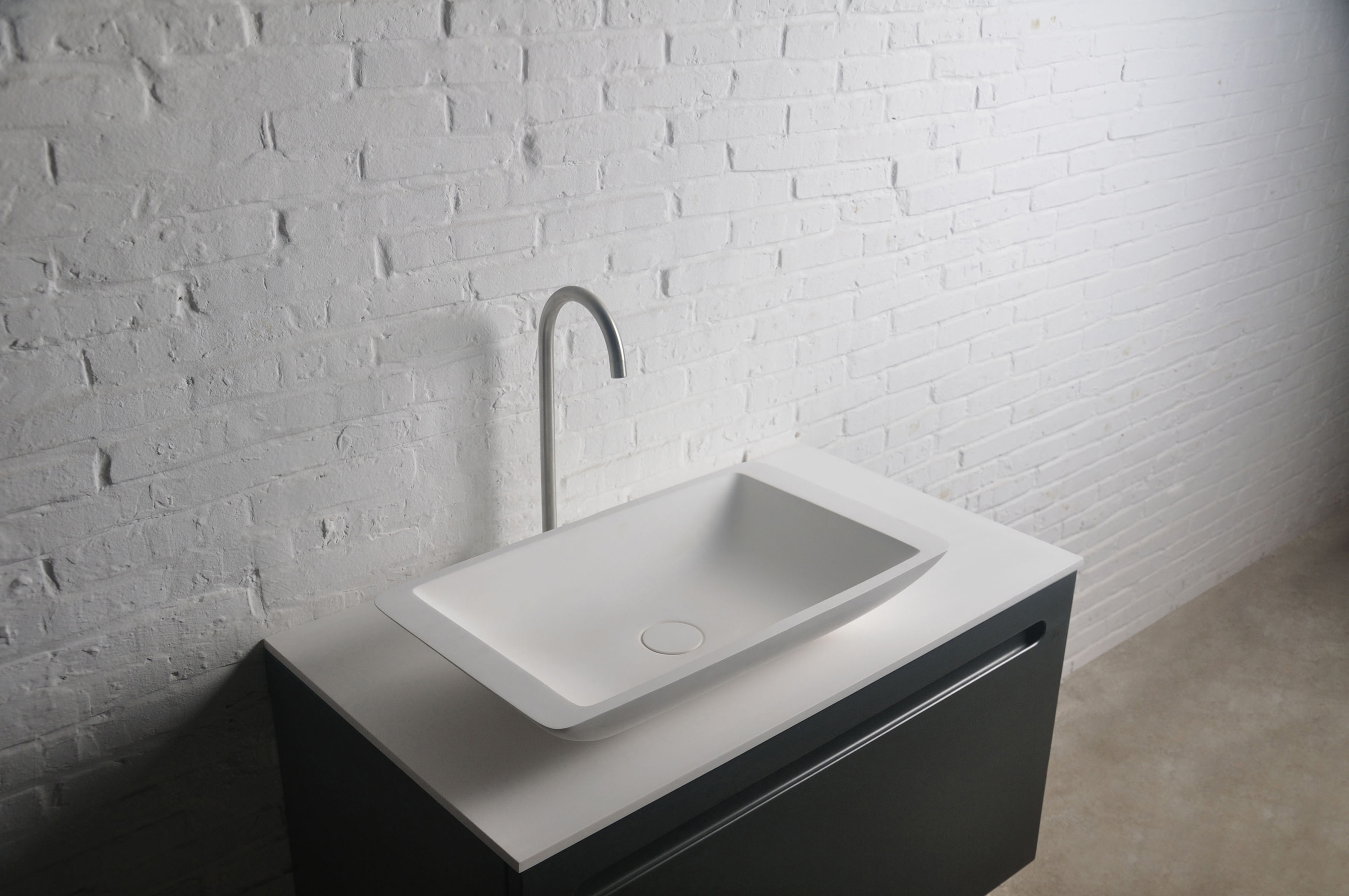 Умивальник 59,5*34,5*10,5см накладний кам'яний Solid surface